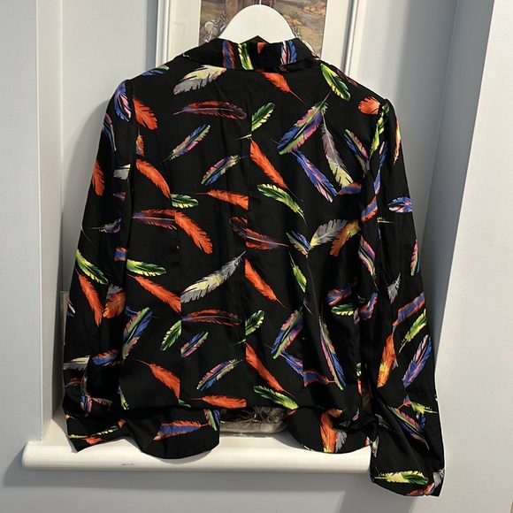2️⃣ for $20 NWT QED London Colorful Feather Graphic Woman Blazer - Picture 13 of 13